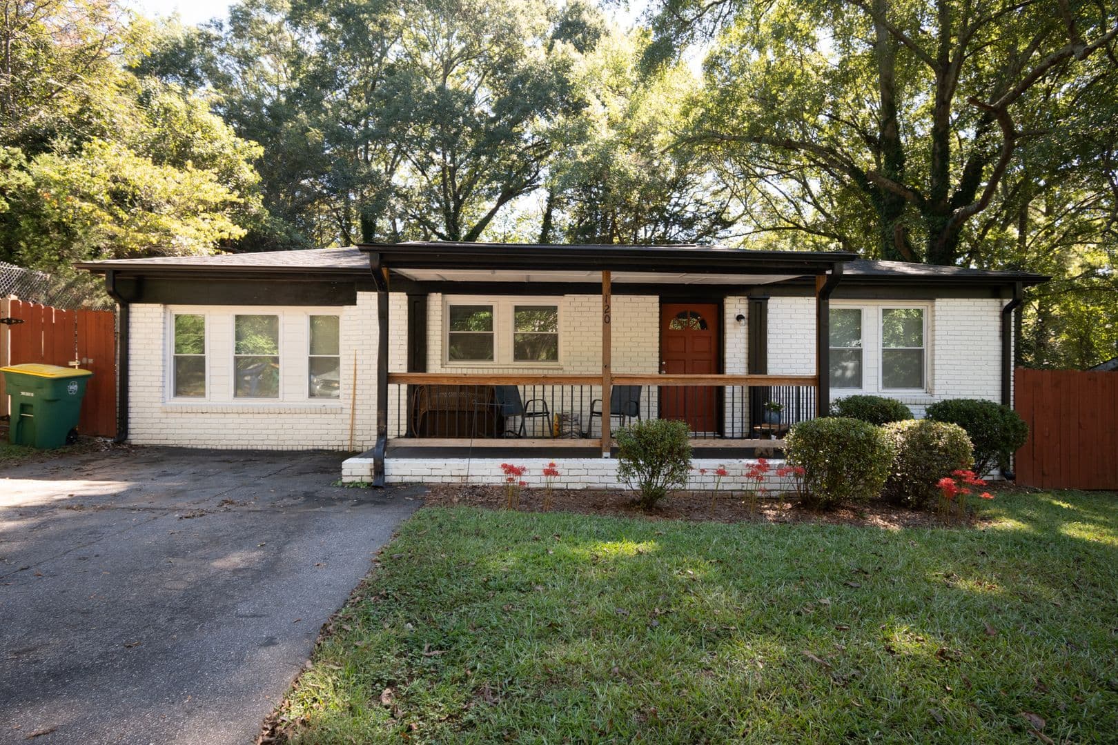 Athens House: 120 Hillside Street