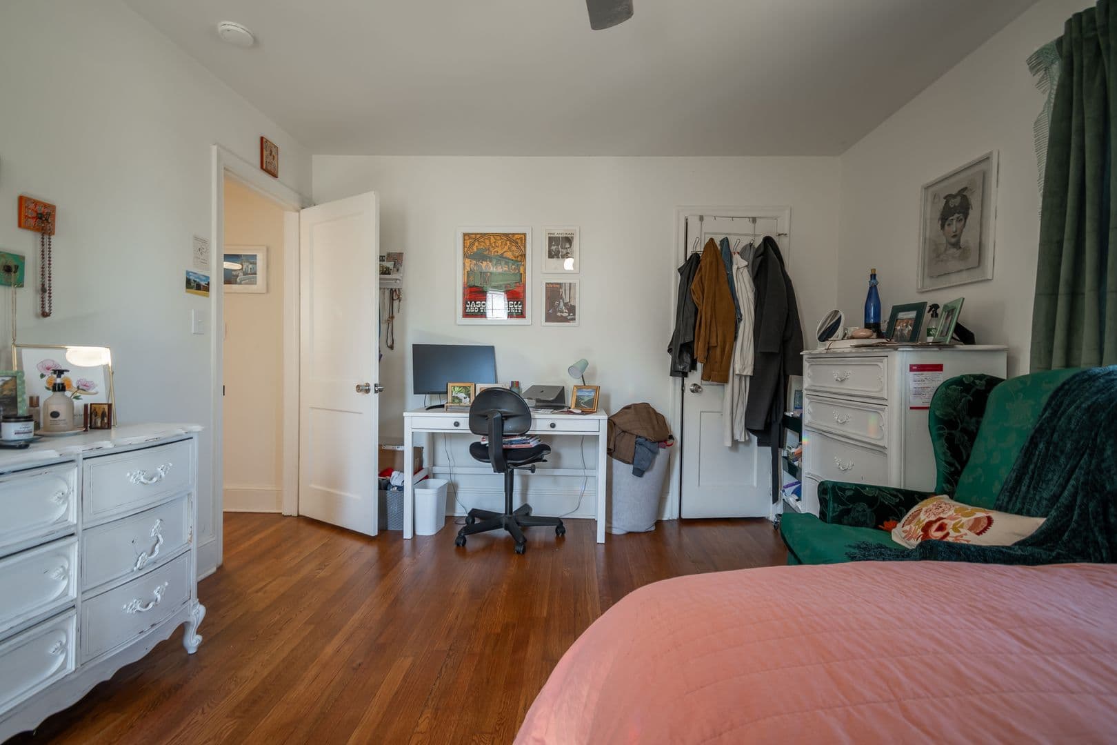 Athens Apartment: 118 University Drive