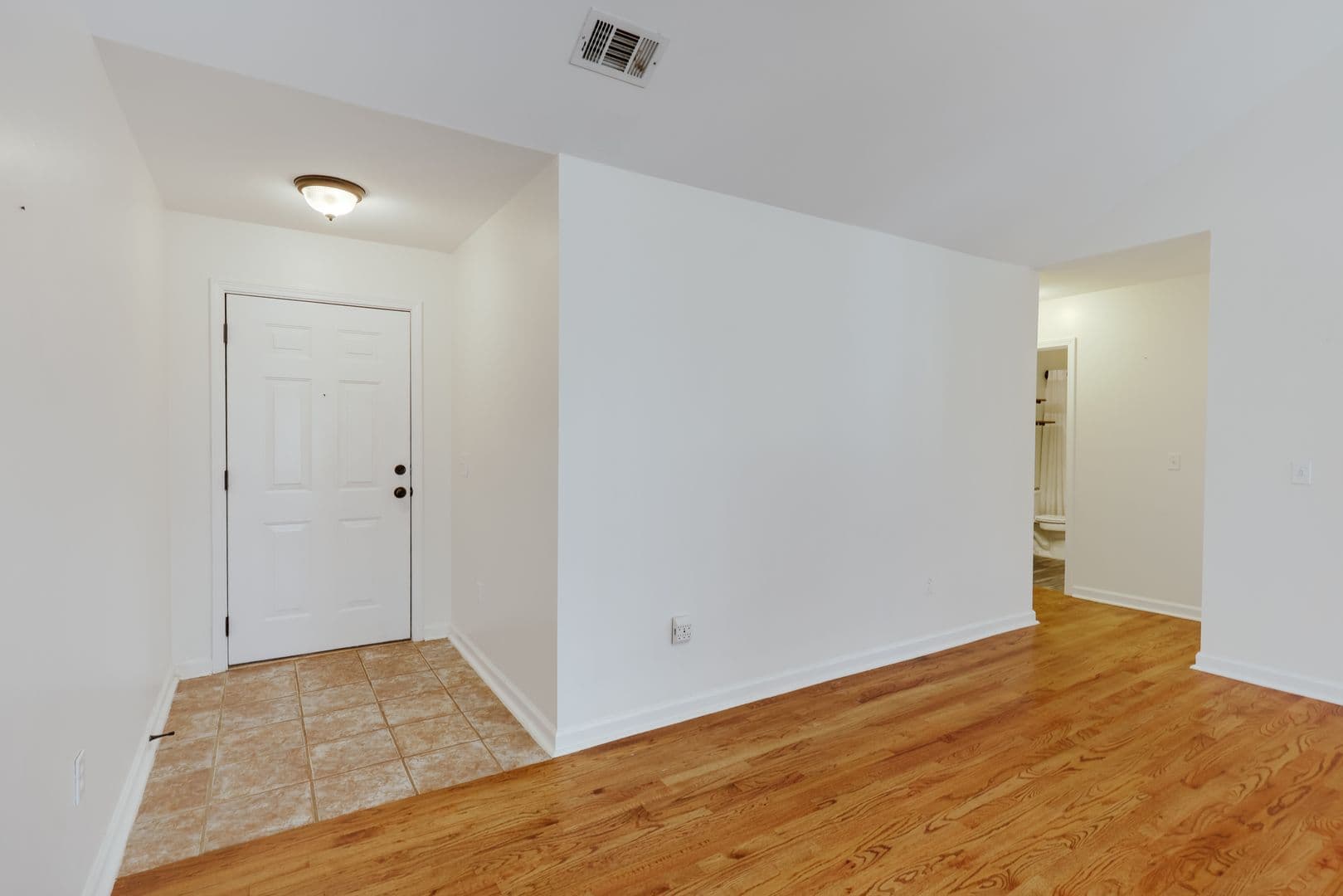 Bogart House: 1021 Jessica Way