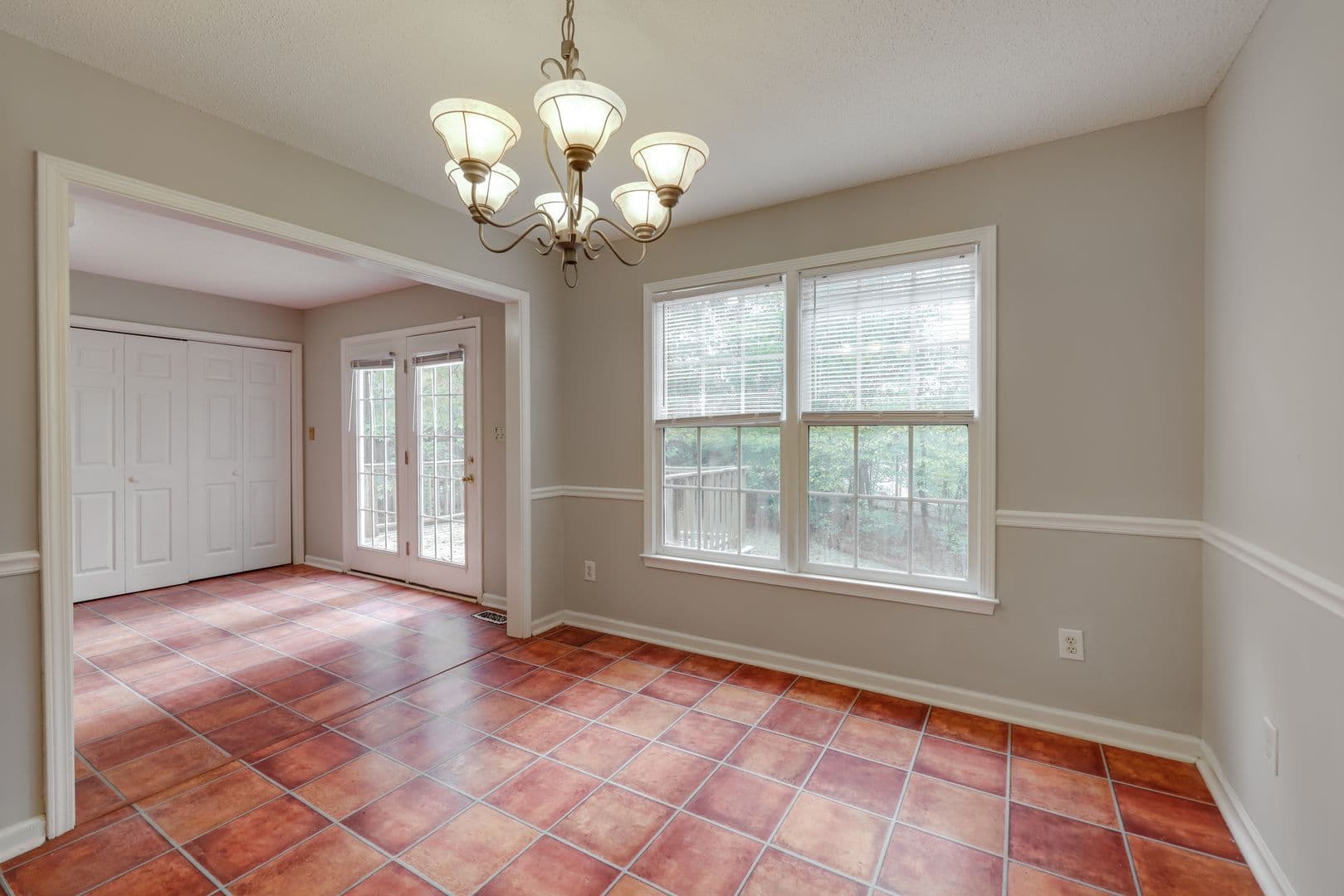 Athens House: 555 Snapfinger Drive