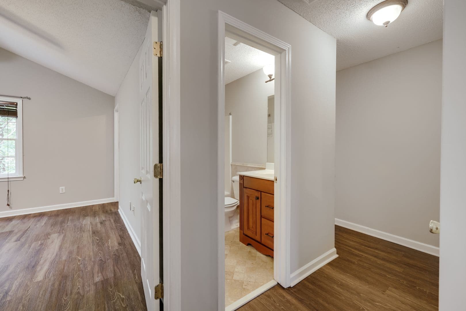 Athens House: 555 Snapfinger Drive