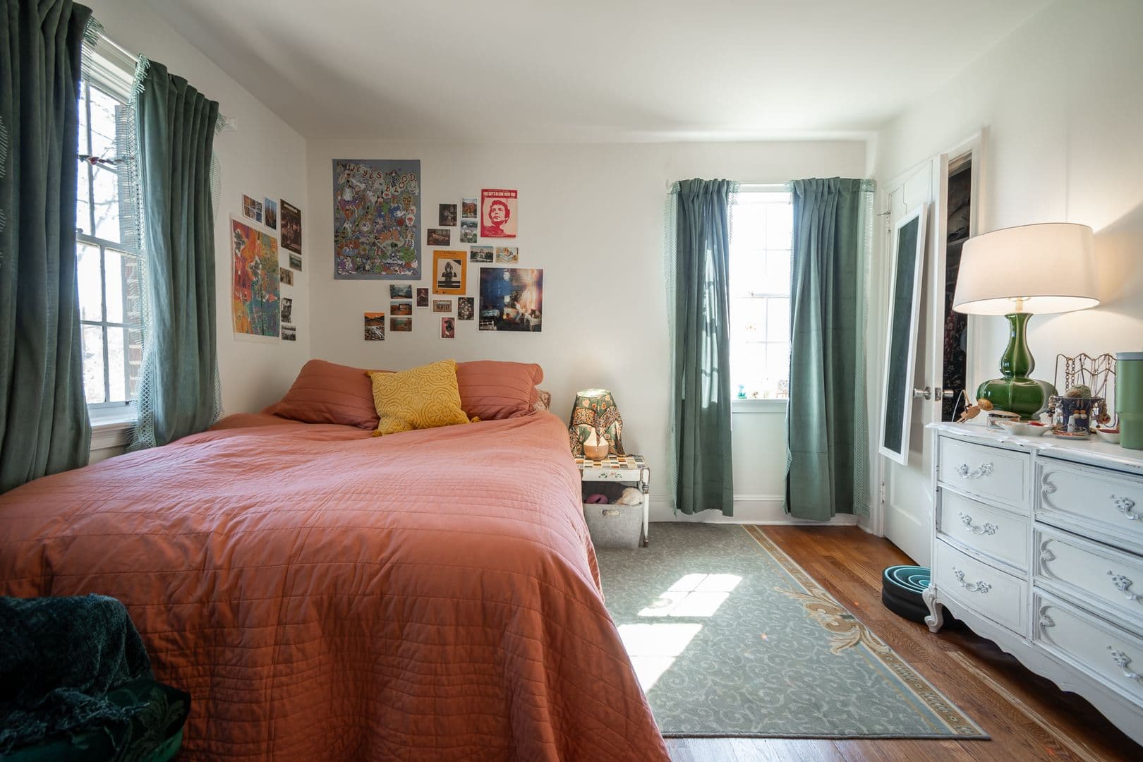 Athens Apartment: 118 University Drive