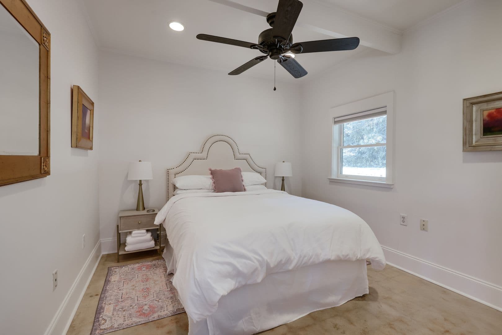 Athens House: 190 Lakewood Drive