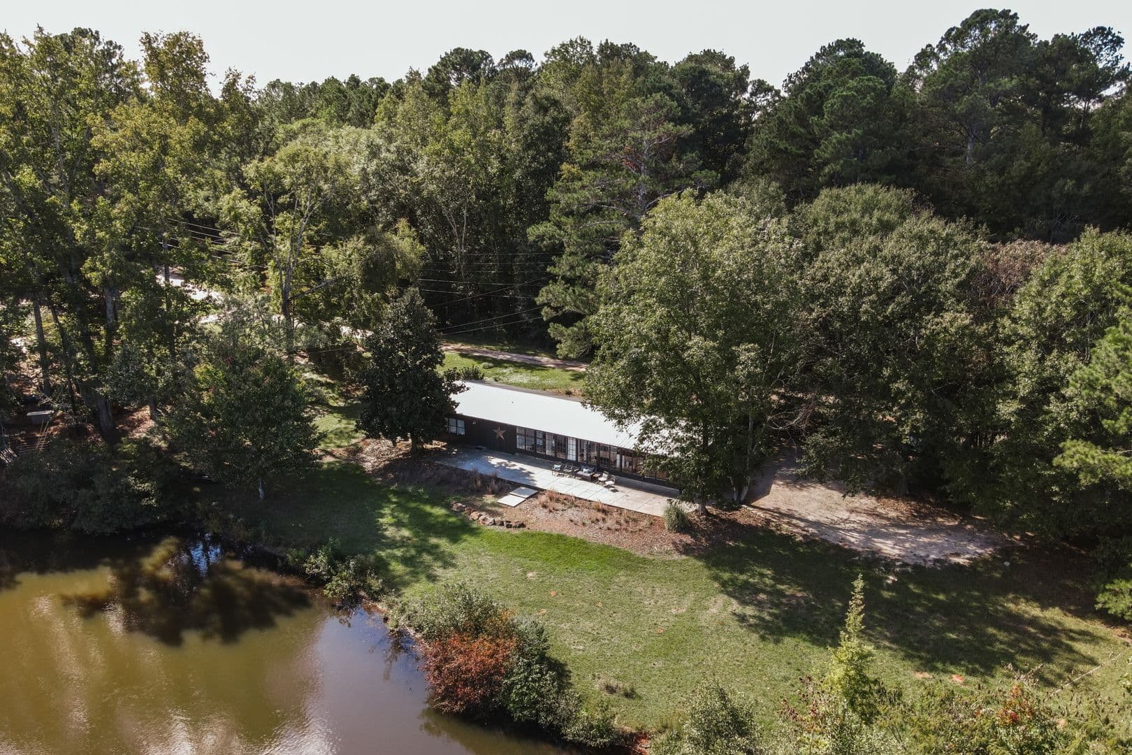 Athens House: 190 Lakewood Drive