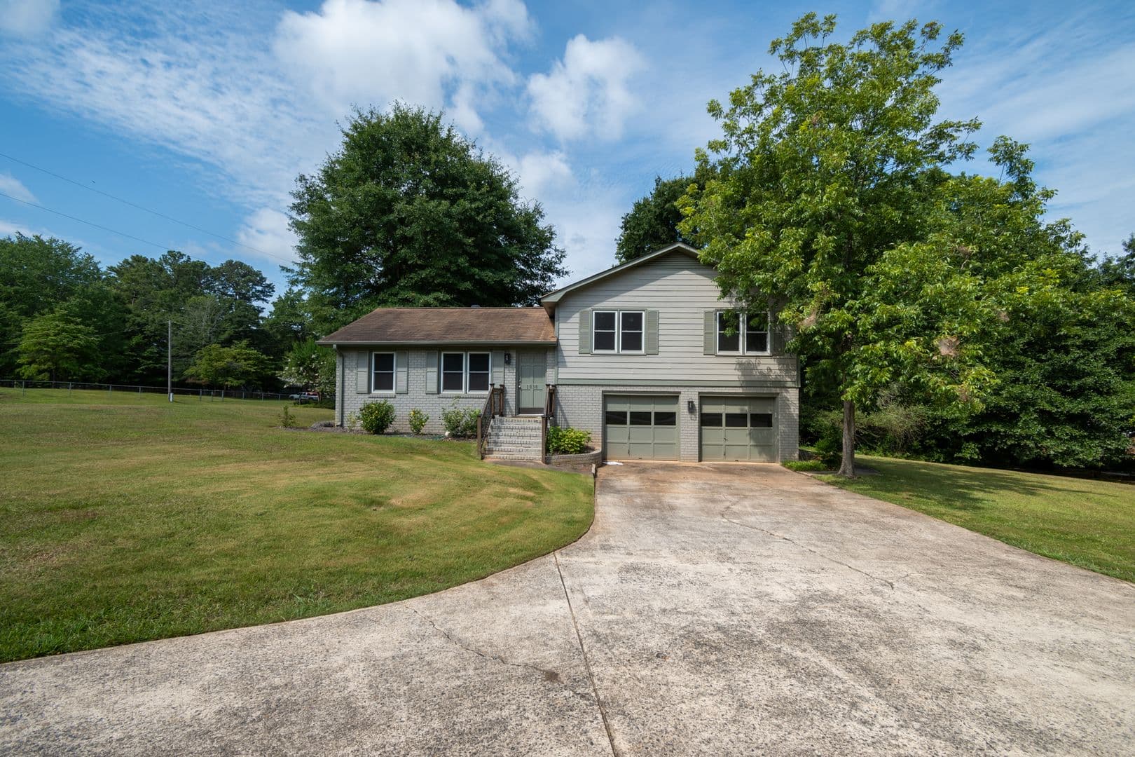 Watkinsville House: 1030 Carriage Hill Road