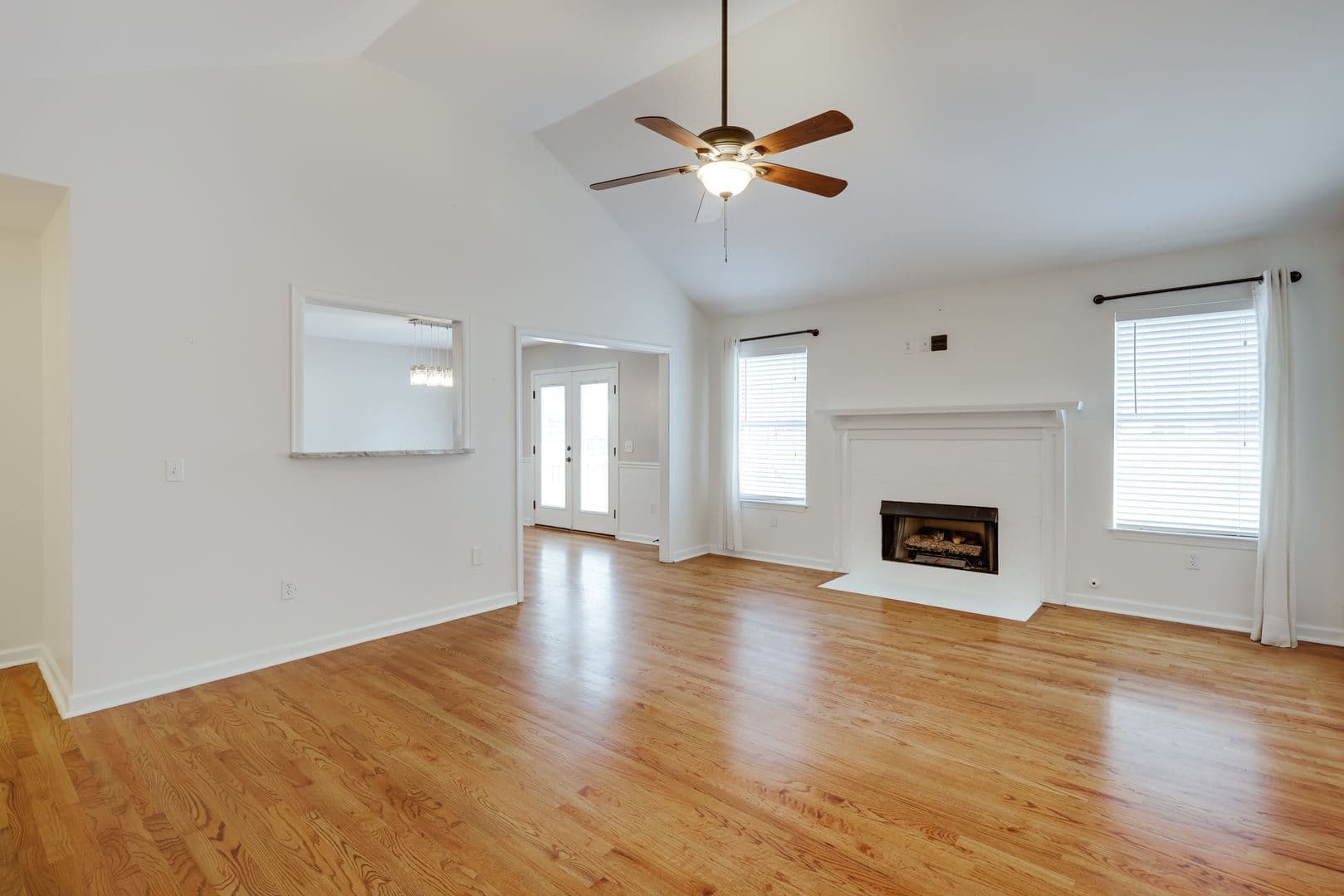 Bogart House: 1021 Jessica Way