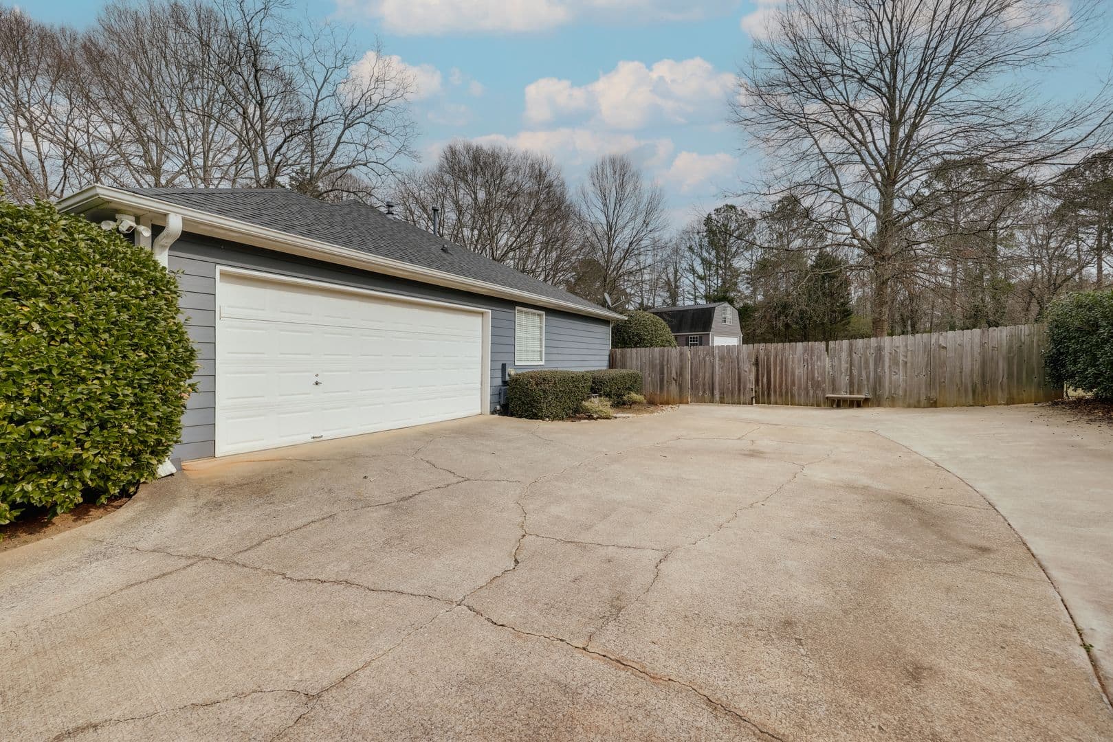 Bogart House: 1021 Jessica Way