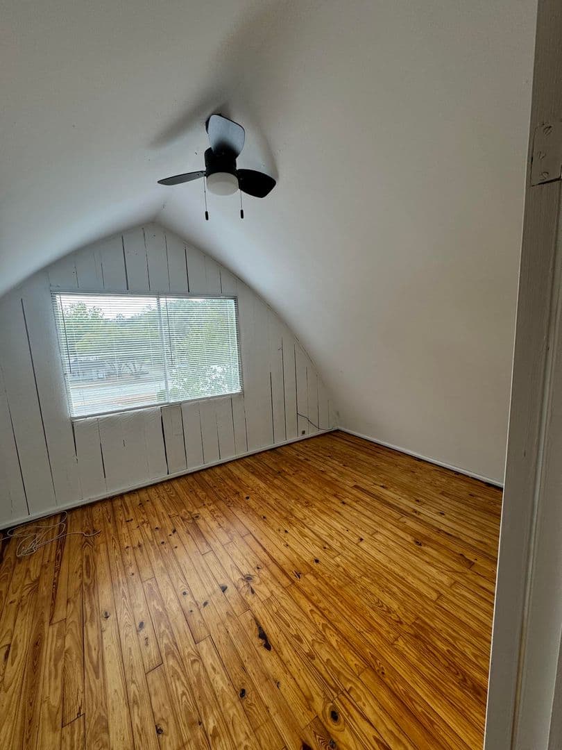 Athens House: 1453 A Barnett Shoals Road