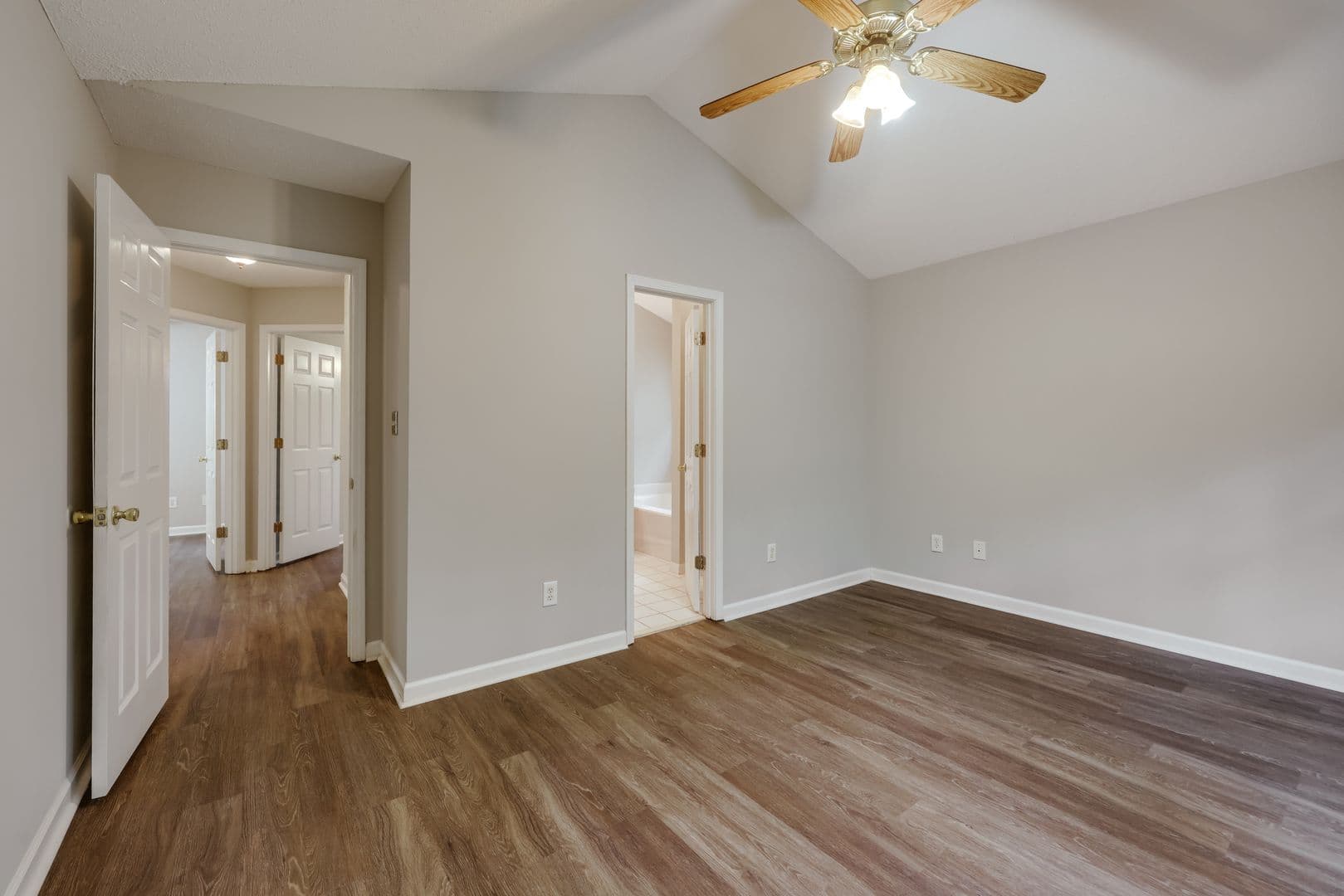 Athens House: 555 Snapfinger Drive