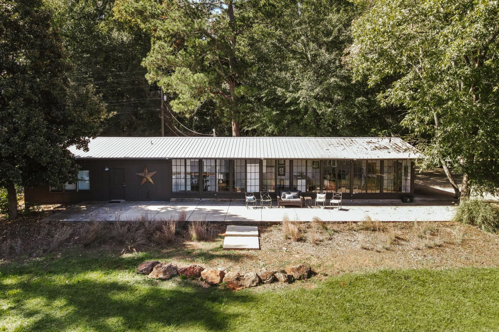 Athens House: 190 Lakewood Drive