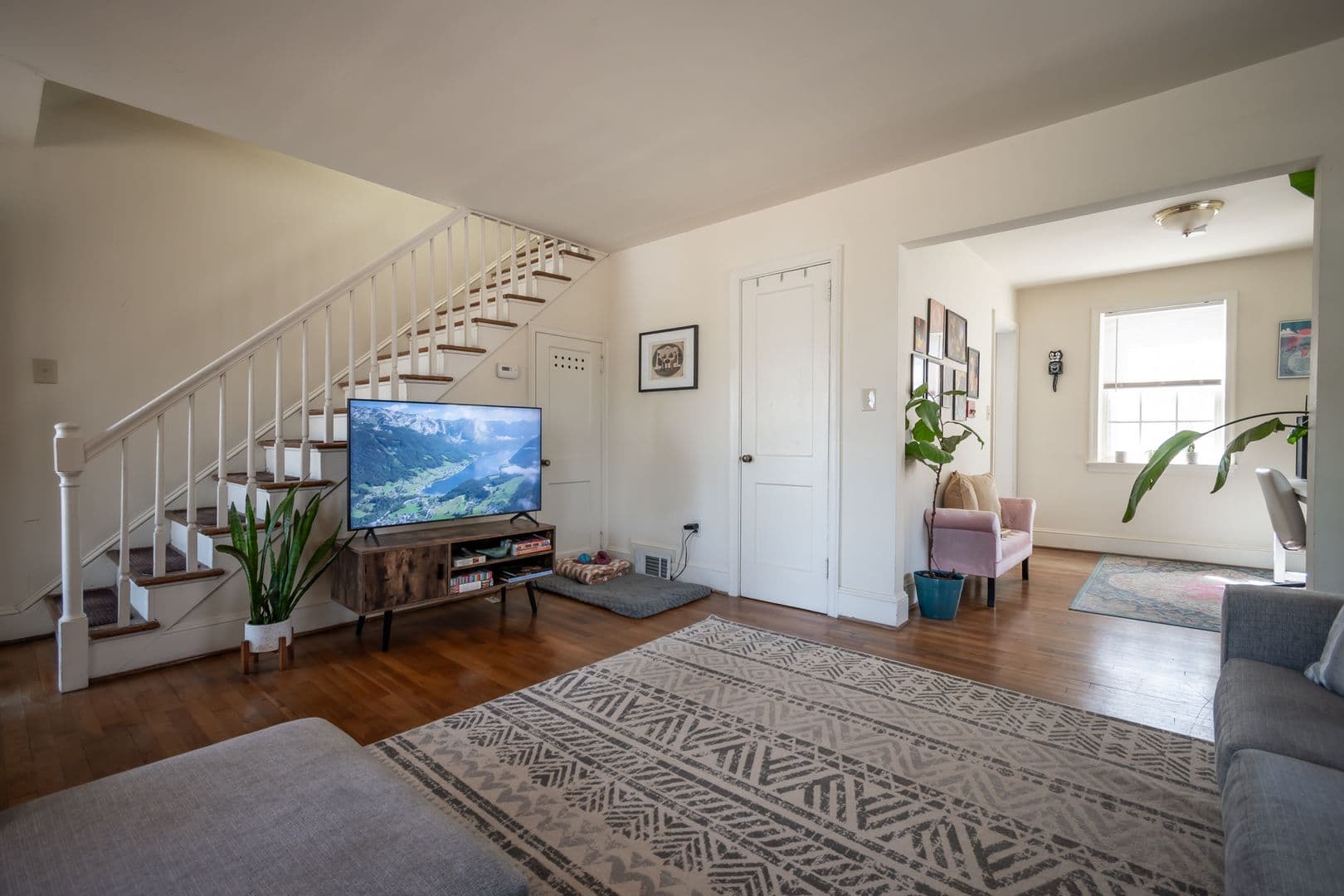 Athens Apartment: 118 University Drive