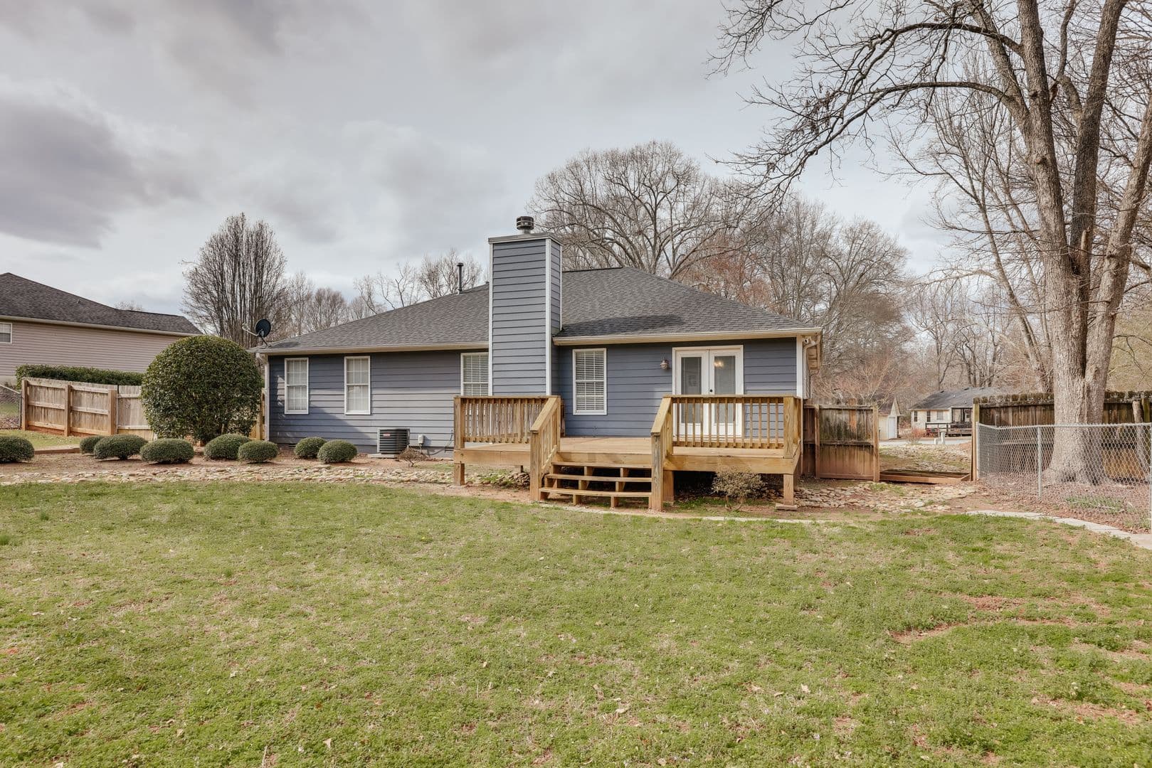 Bogart House: 1021 Jessica Way