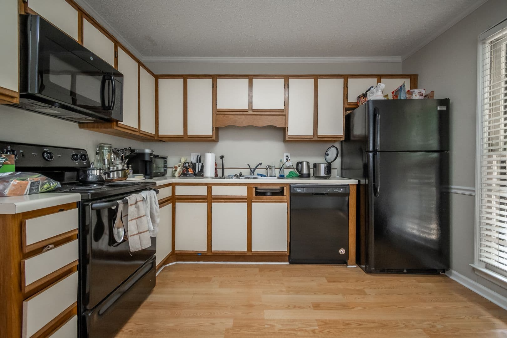 Athens House: 200 E Cloverhurst