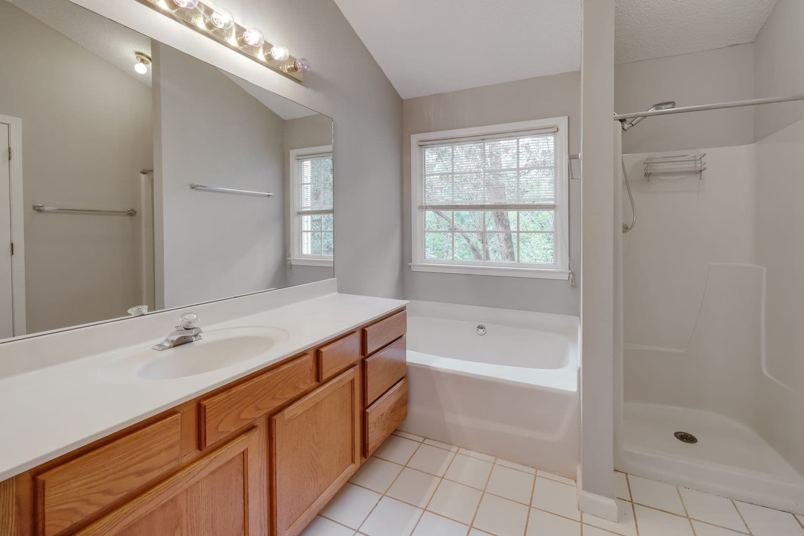 Athens House: 555 Snapfinger Drive