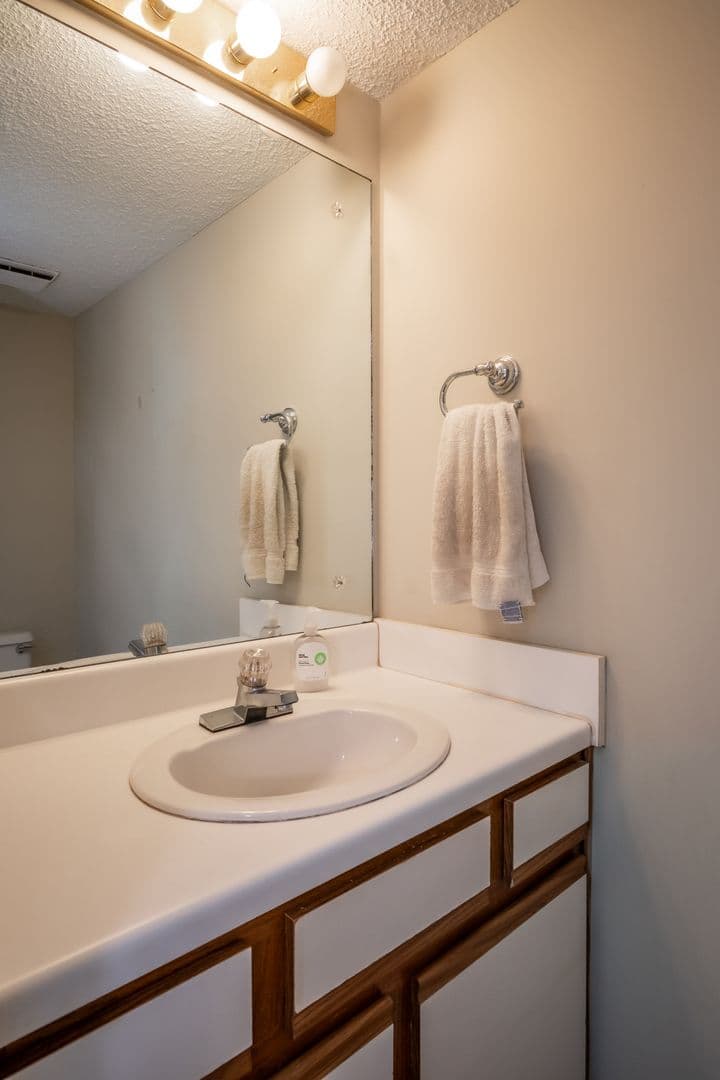 Athens House: 200 E Cloverhurst