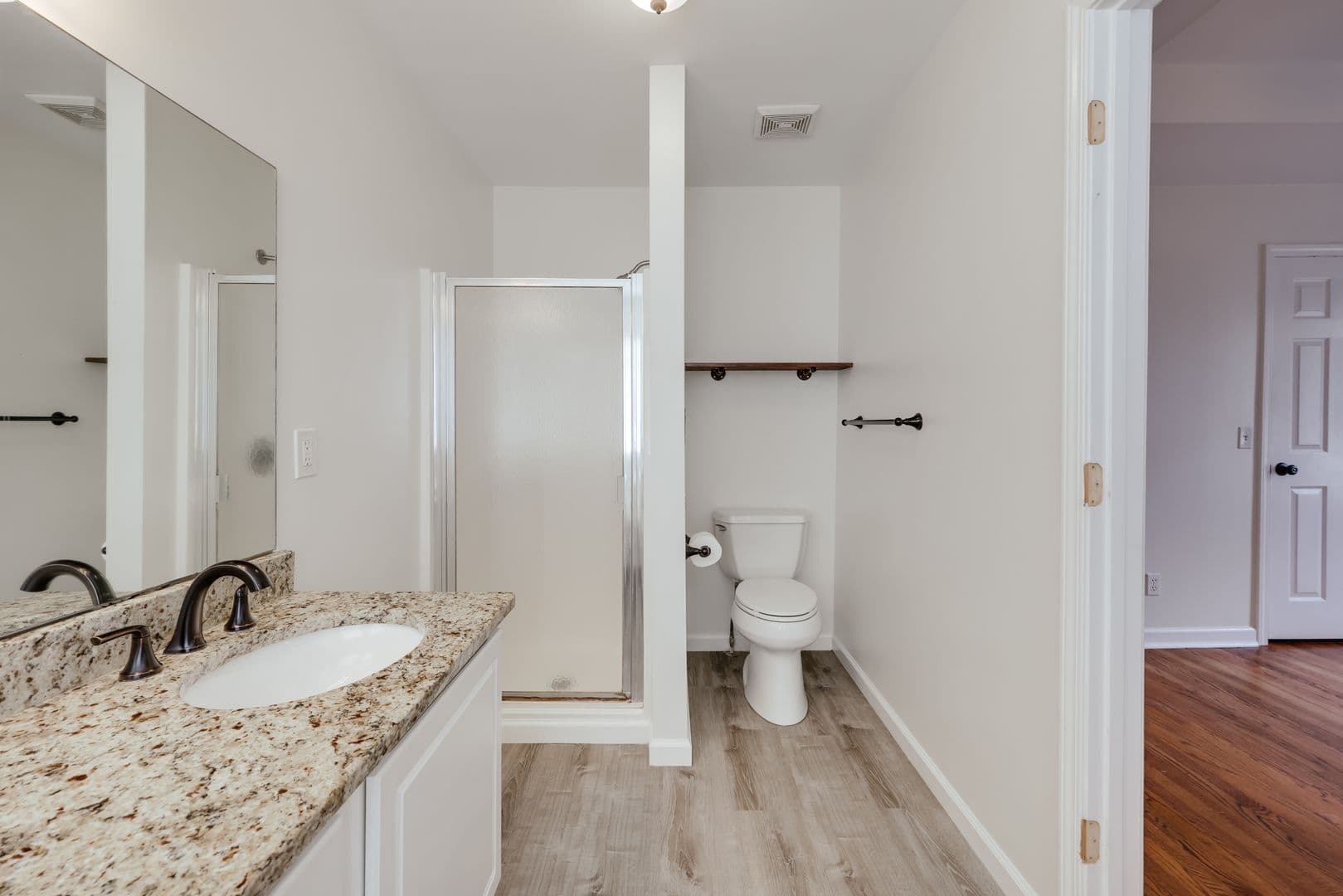 Bogart House: 1021 Jessica Way