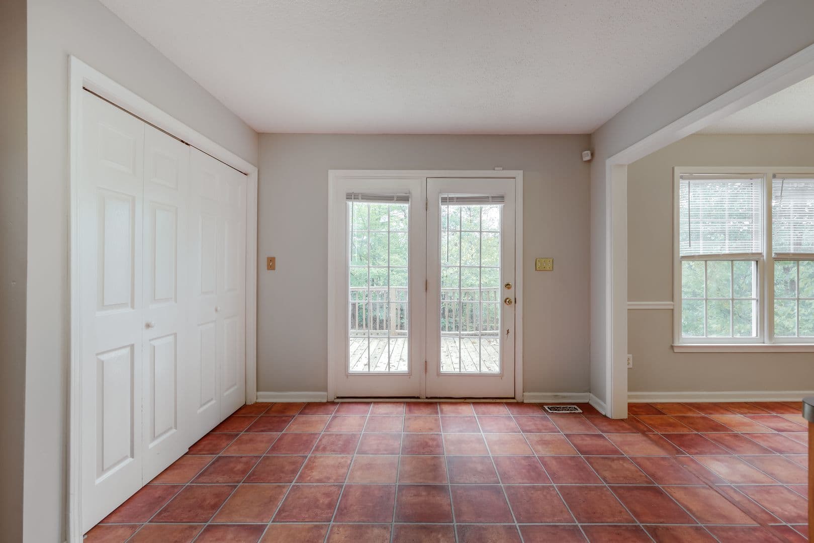 Athens House: 555 Snapfinger Drive