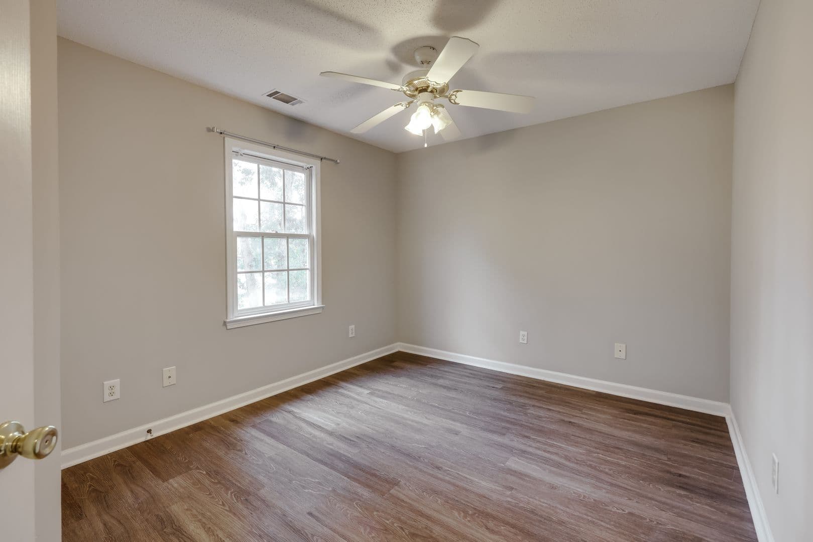 Athens House: 555 Snapfinger Drive