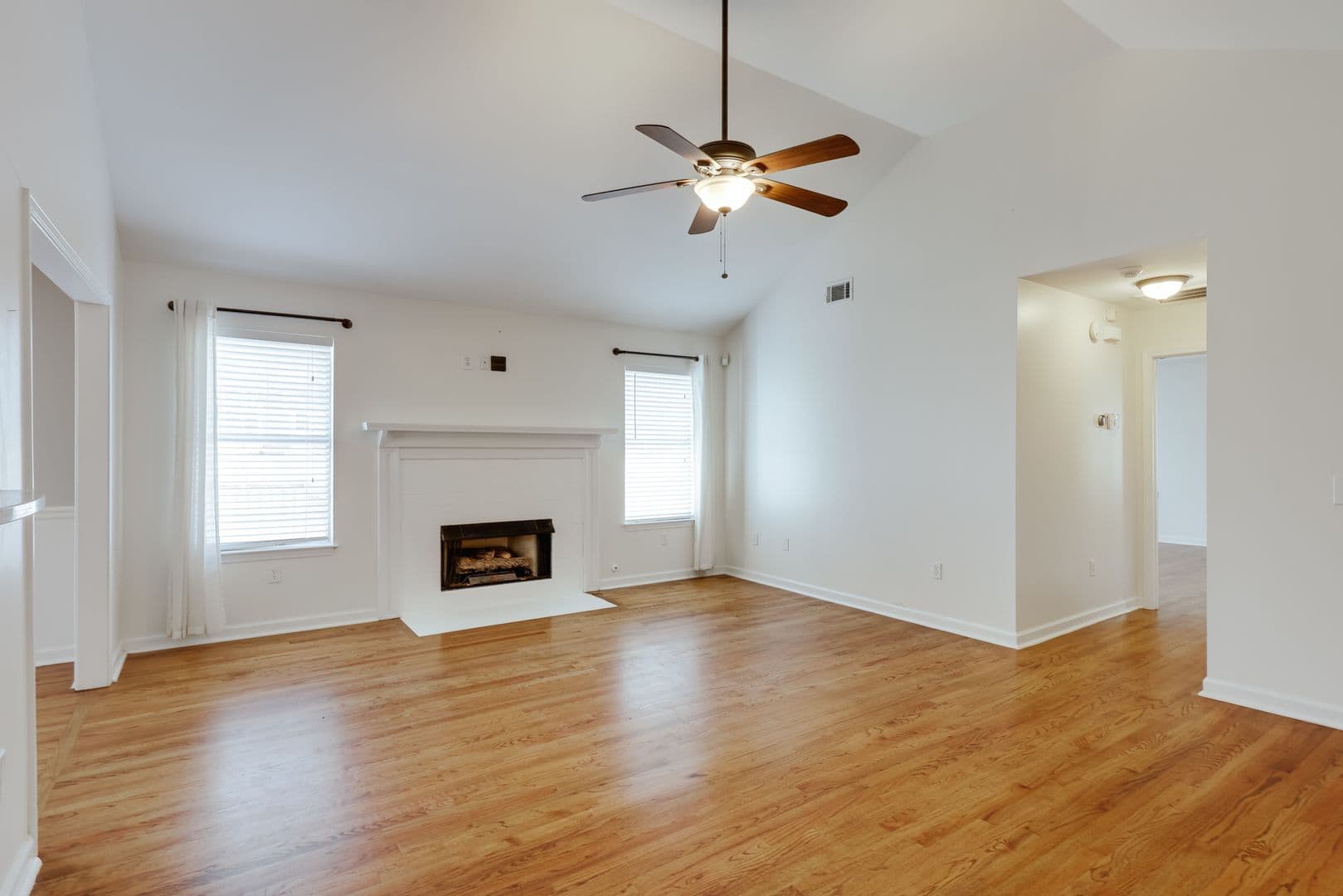 Bogart House: 1021 Jessica Way