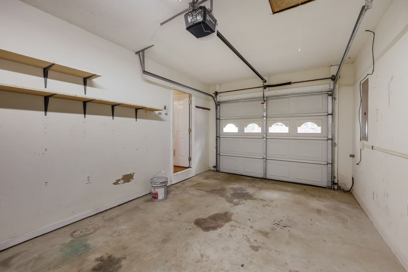 Athens House: 555 Snapfinger Drive