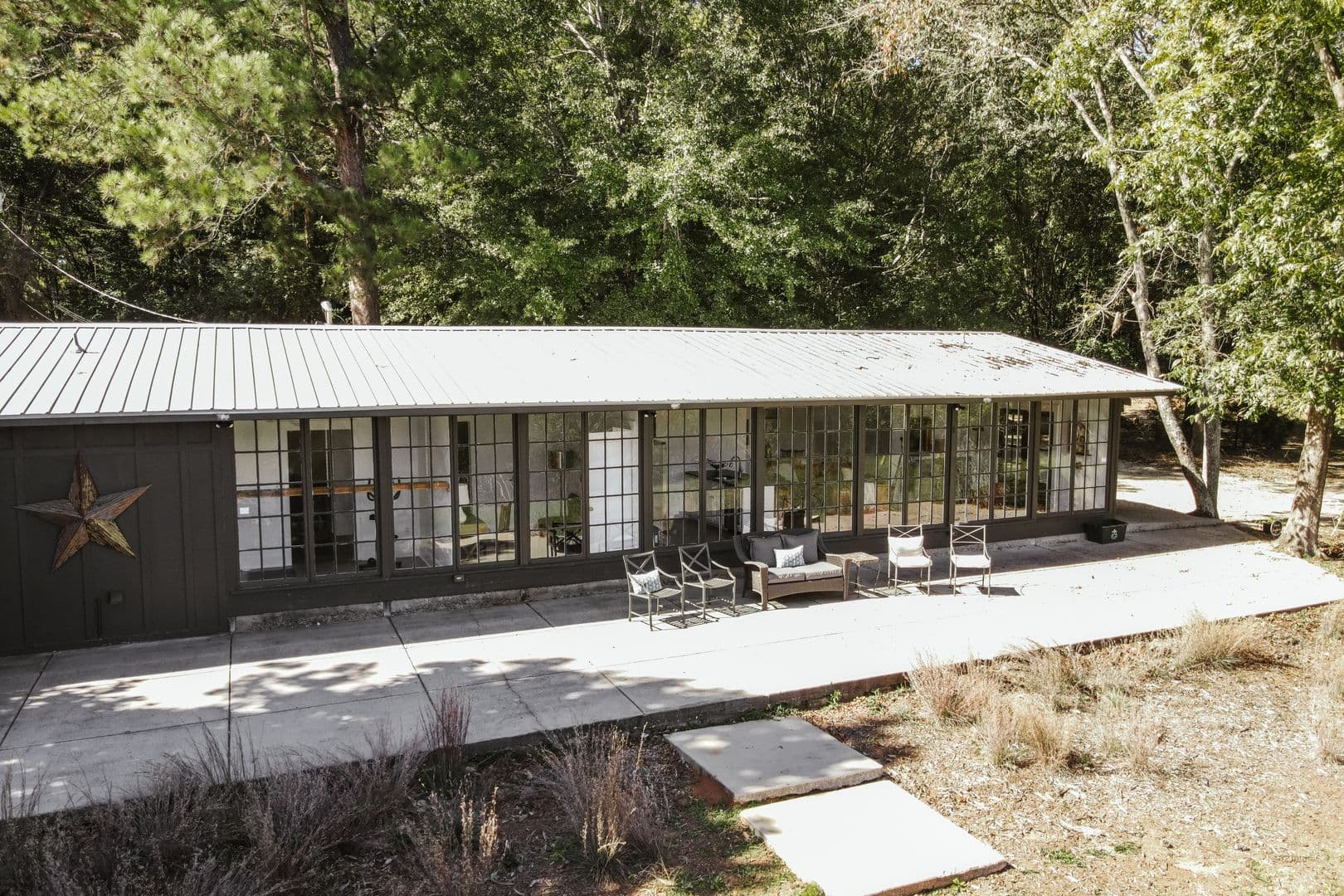 Athens House: 190 Lakewood Drive
