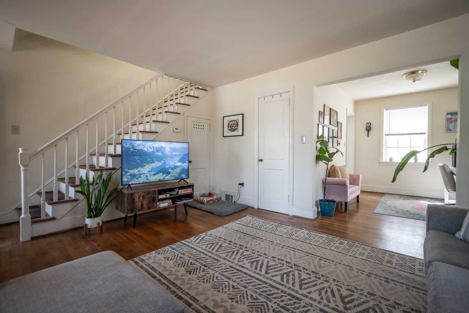 Athens Apartment: 118 University Drive