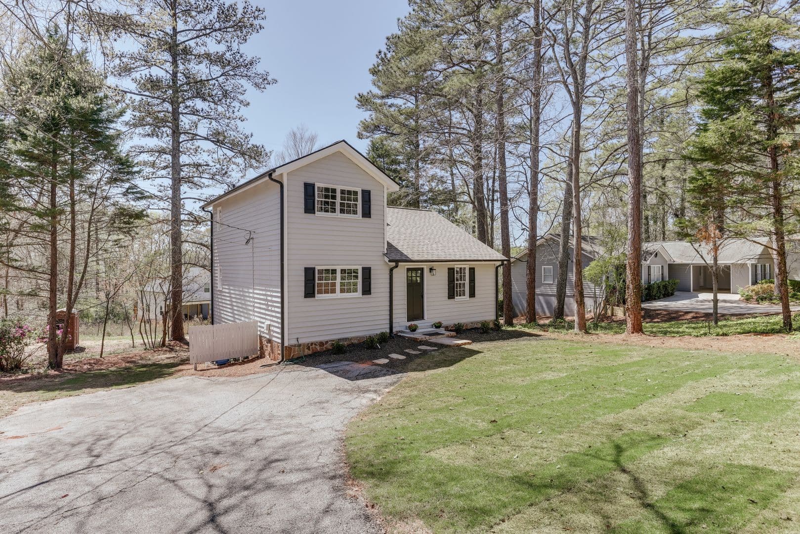 Athens House: 315 Davis Street