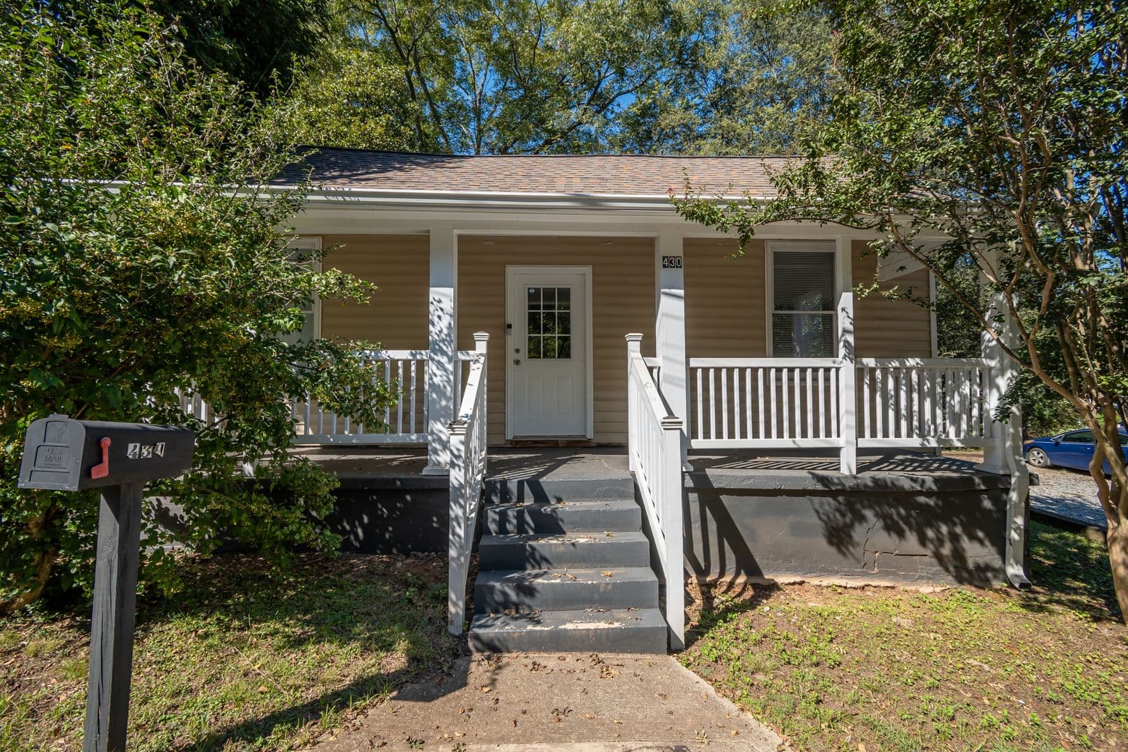 Athens House: 430 Cleveland Avenue