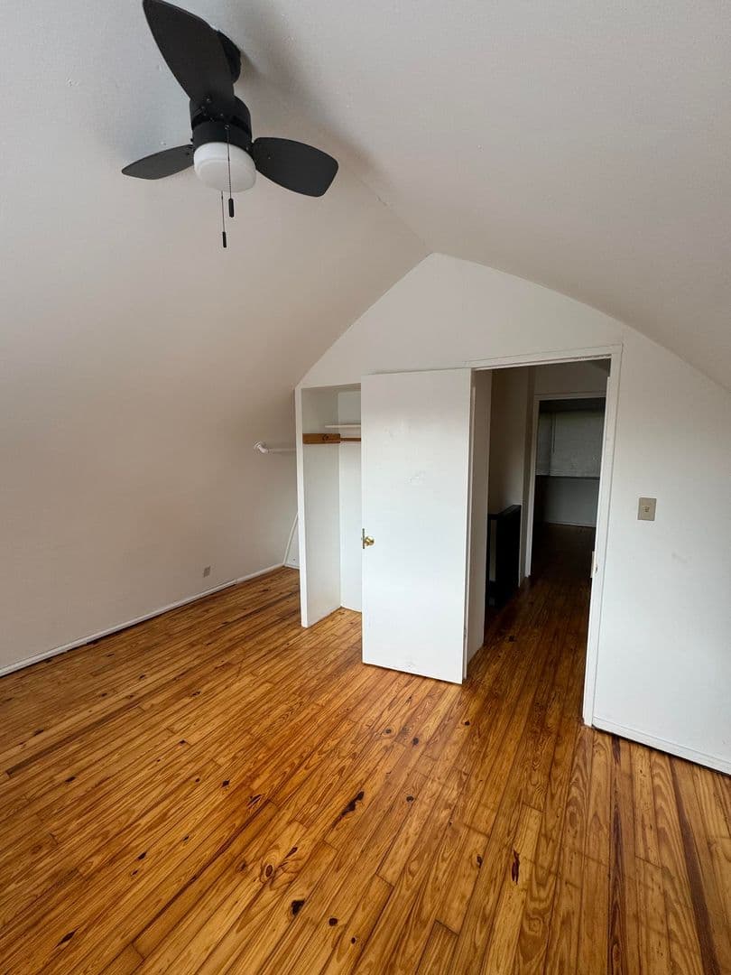 Athens House: 1453 A Barnett Shoals Road