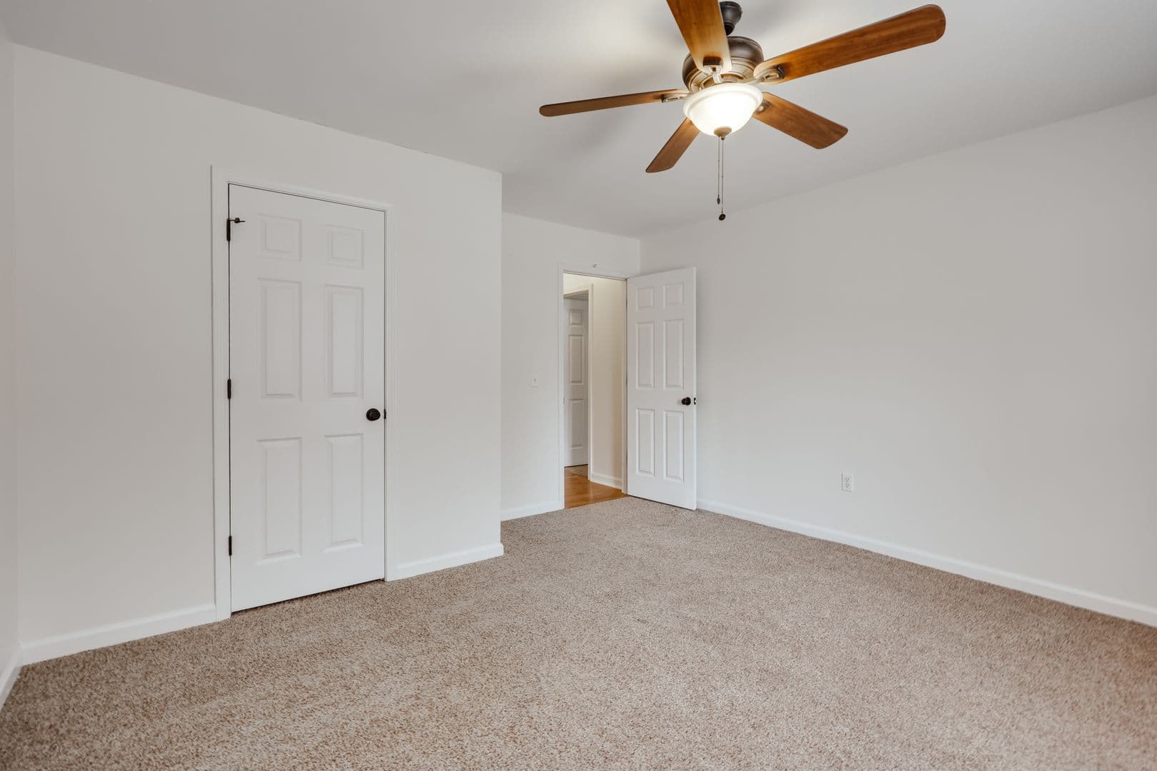 Bogart House: 1021 Jessica Way