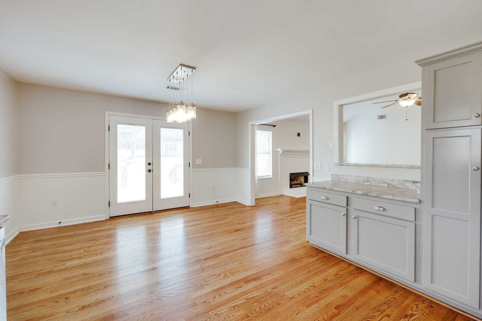Bogart House: 1021 Jessica Way