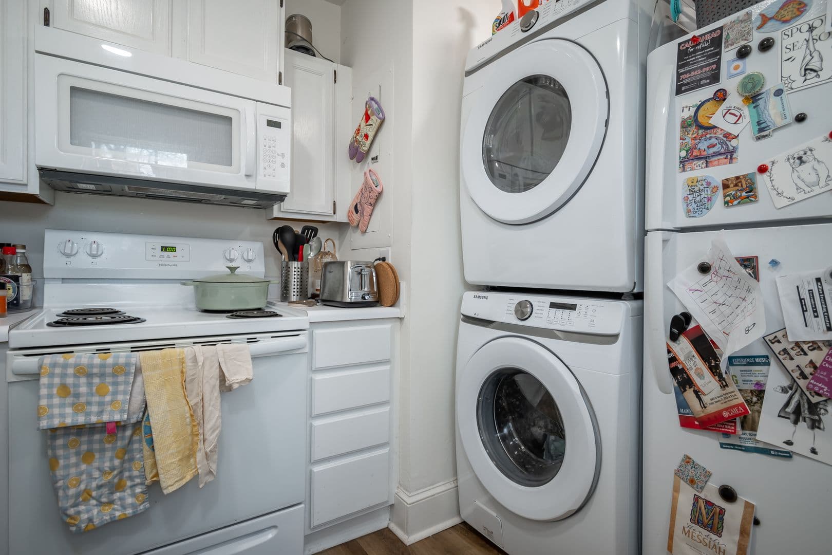 Athens Apartment: 118 University Drive