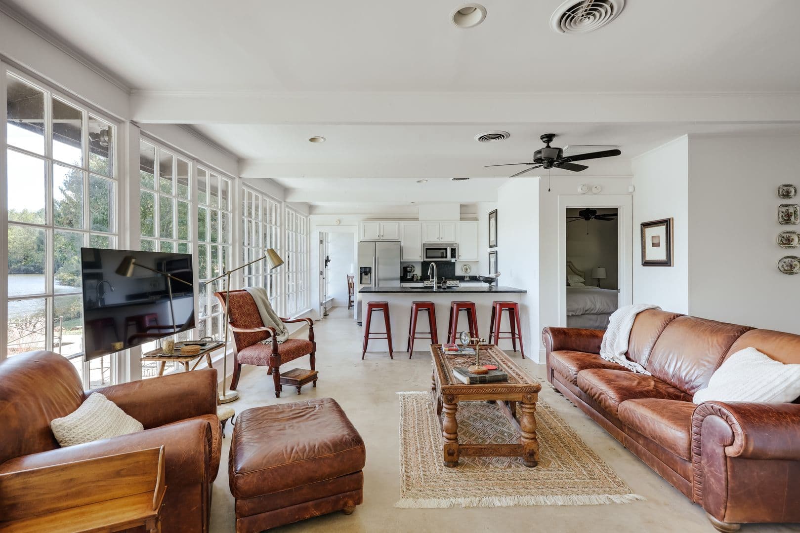 Athens House: 190 Lakewood Drive