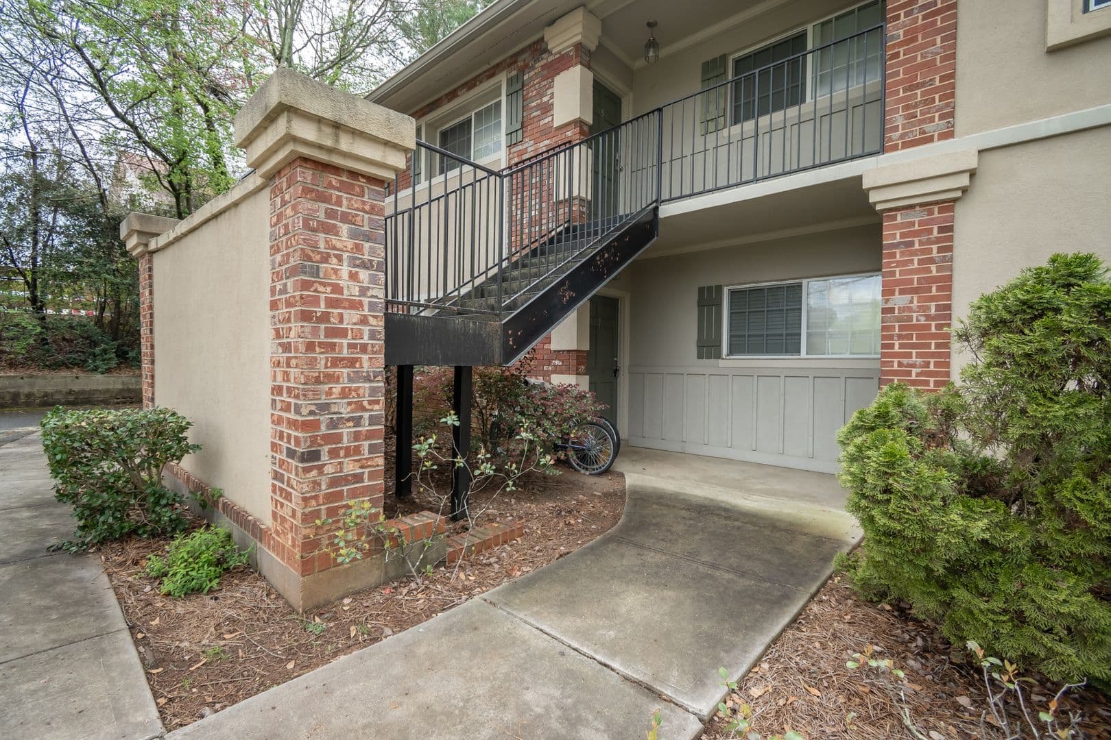 Athens House: 2018 S Milledge Avenue