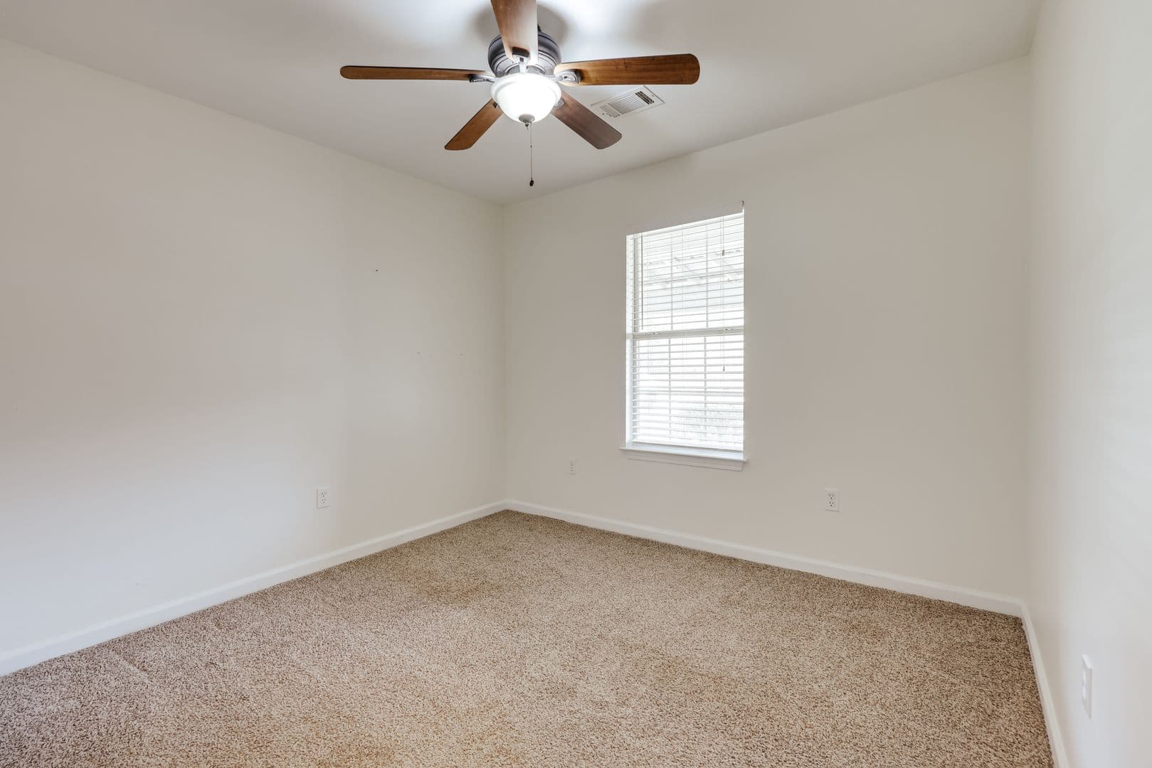 Bogart House: 1021 Jessica Way