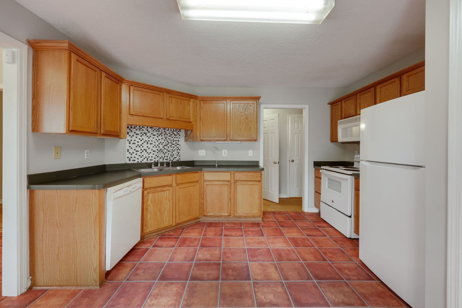 Athens House: 555 Snapfinger Drive