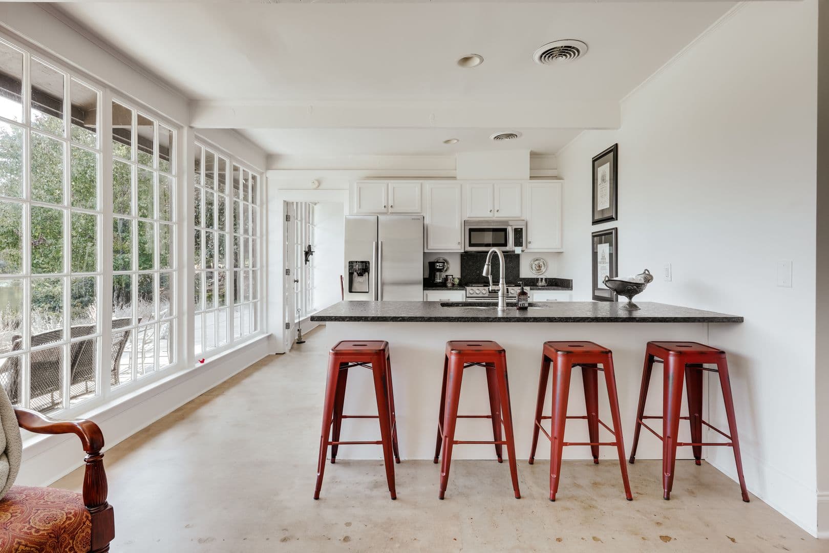 Athens House: 190 Lakewood Drive