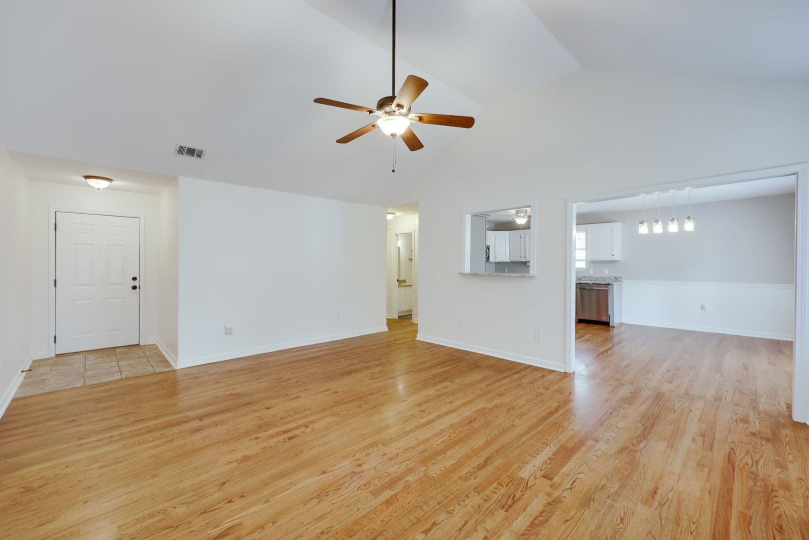 Bogart House: 1021 Jessica Way