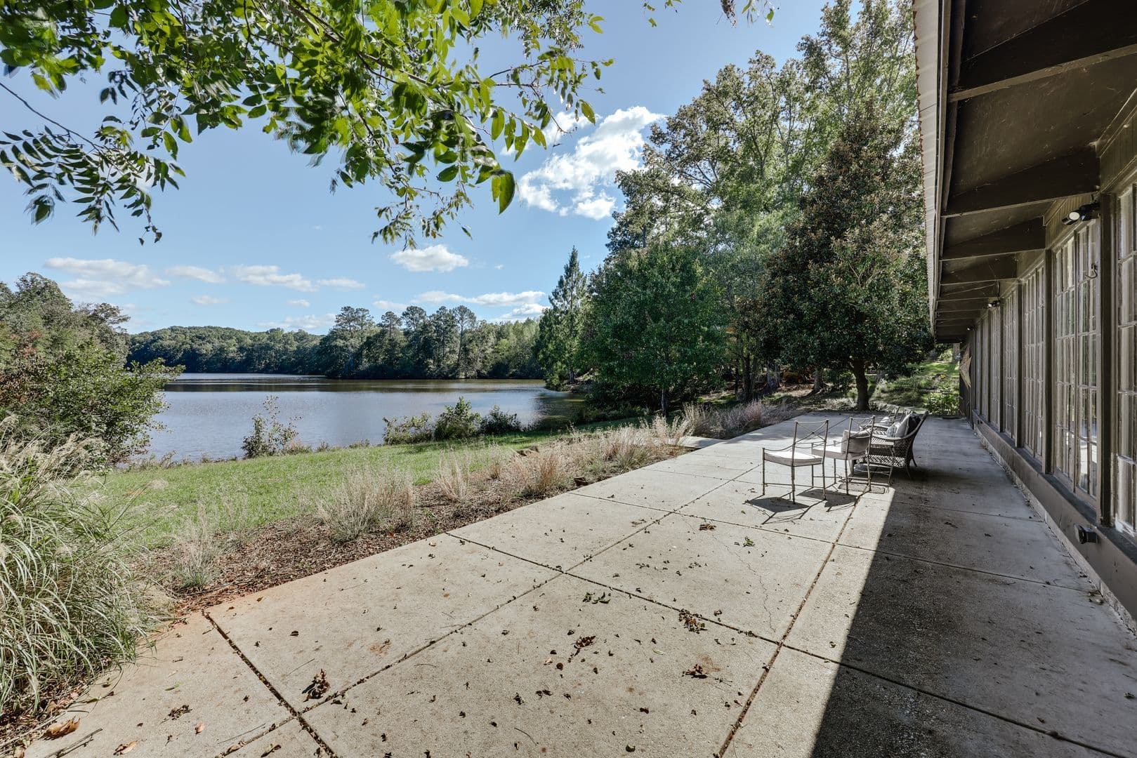 Athens House: 190 Lakewood Drive