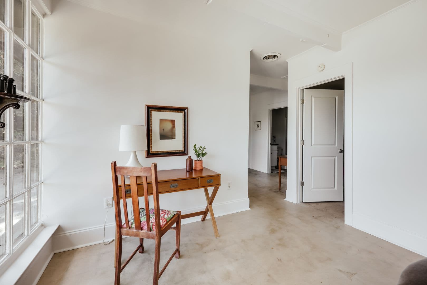 Athens House: 190 Lakewood Drive