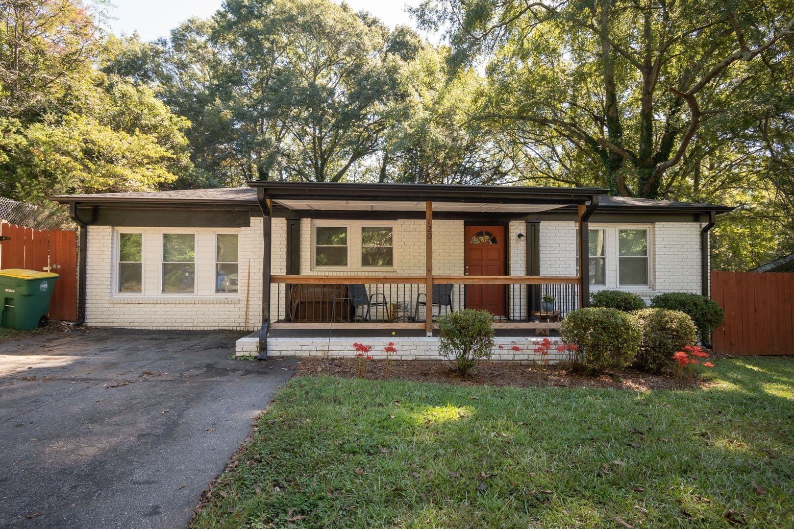 Athens House: 120 Hillside Street
