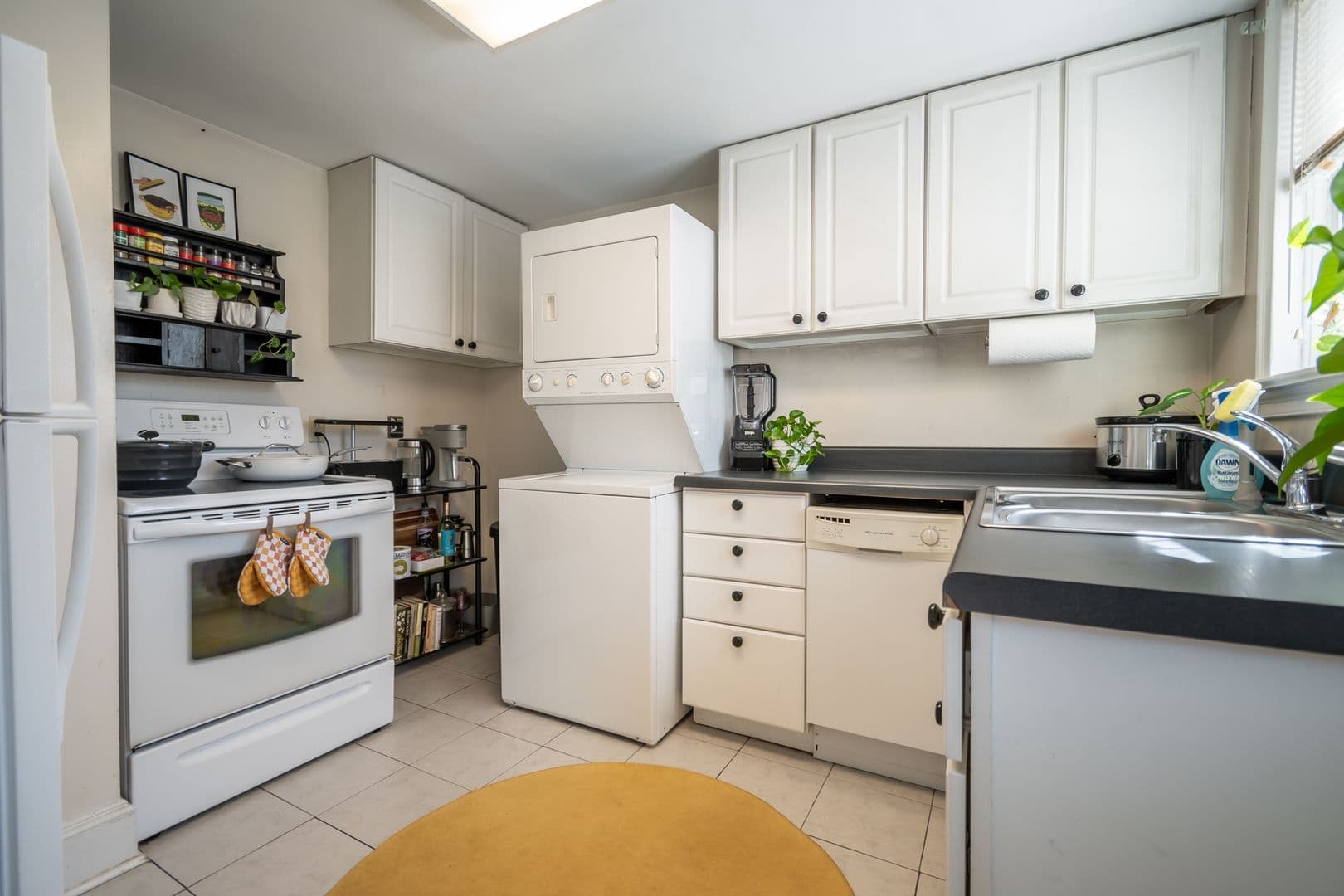 Athens Apartment: 118 University Drive