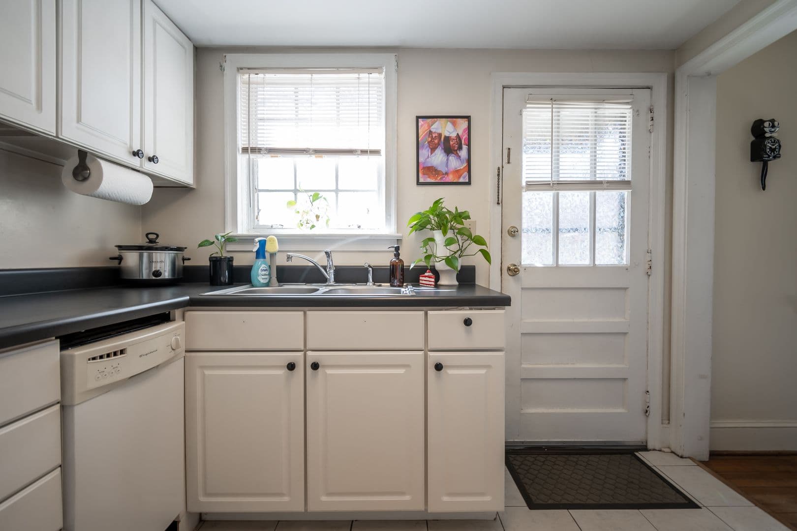 Athens Apartment: 118 University Drive