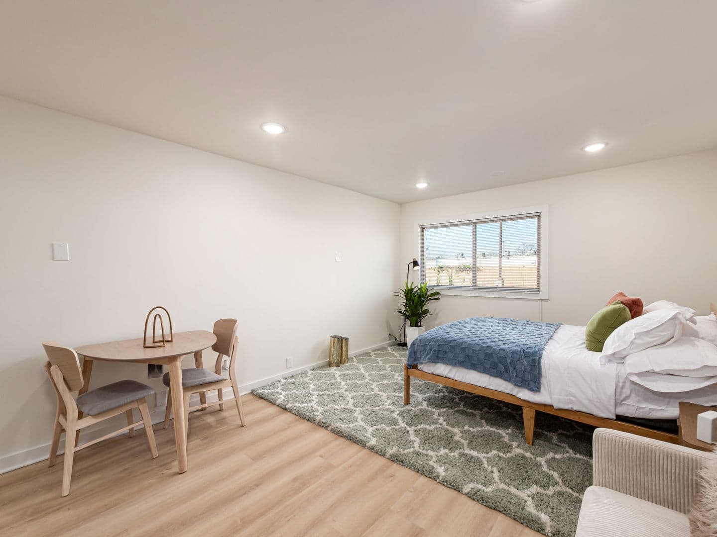 Columbus Apartment: 888 East Dublin Granville Road