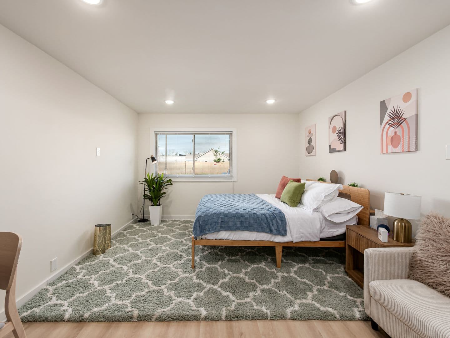 Columbus Apartment: 888 East Dublin Granville Road
