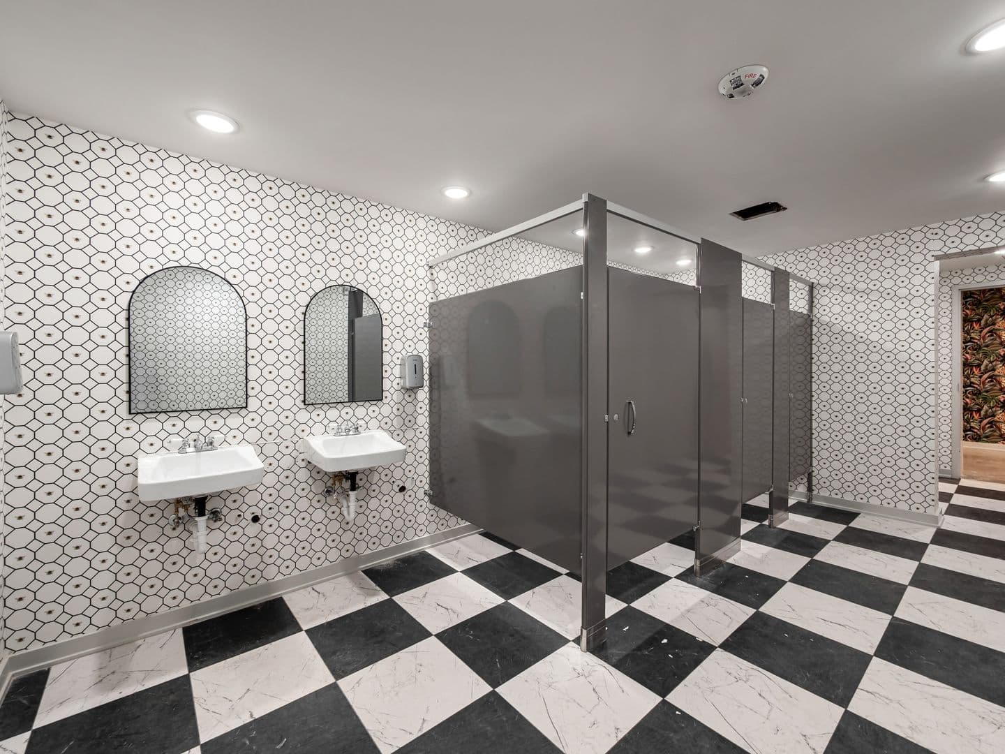 Columbus Apartment: 888 East Dublin Granville Road