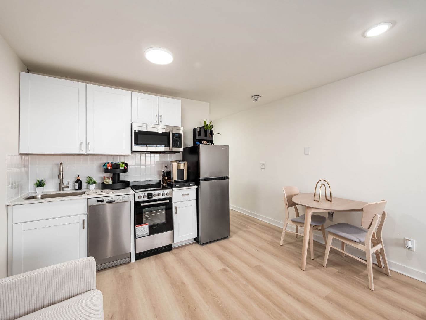 Columbus Apartment: 888 East Dublin Granville Road