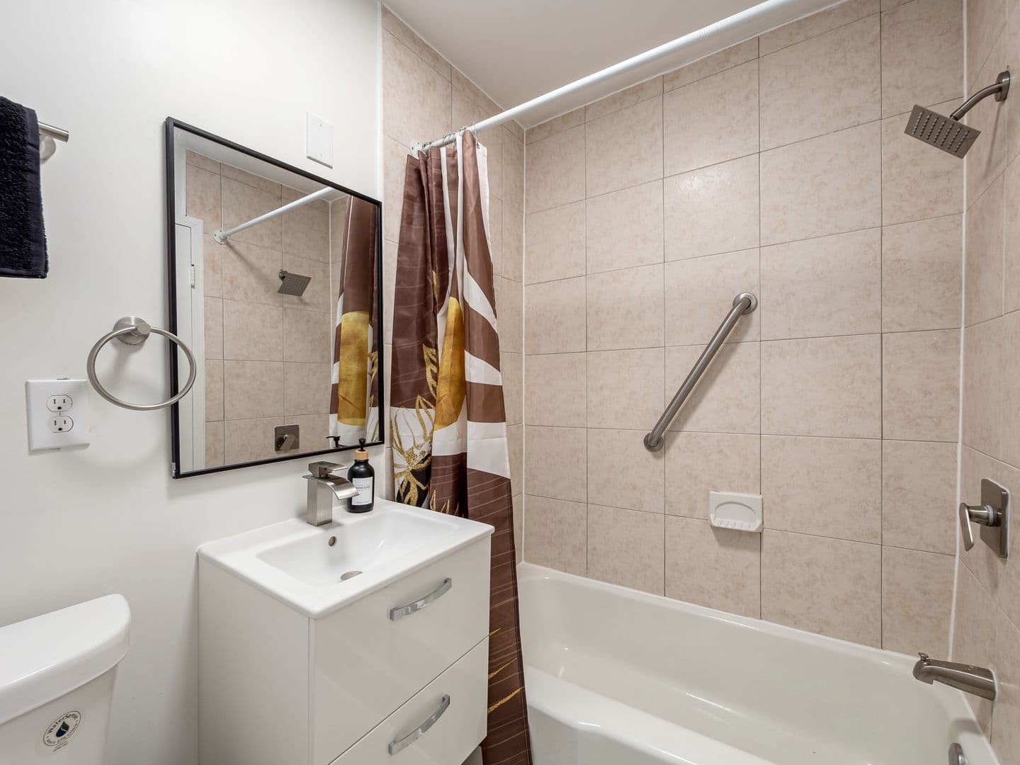 Columbus Apartment: 888 East Dublin Granville Road
