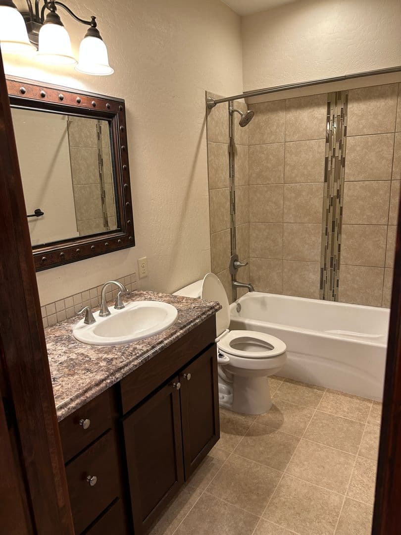 Spokane Apartment: 806 N Monroe
