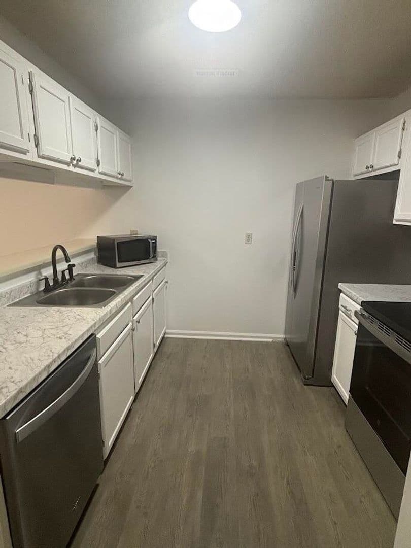 Ladson House: 404 B Erskine Street